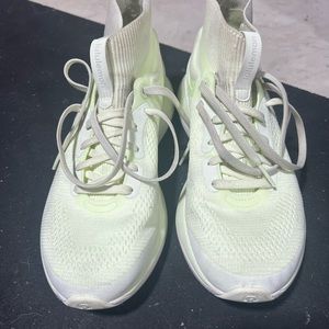 Lululemon Chargefeel Mid Workout Shoe